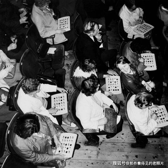 老照片 一起踏上1970年代英格兰的巴士之旅