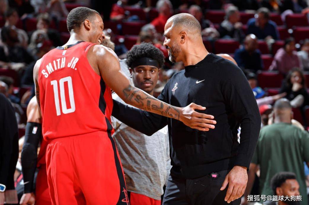 范弗里特因伤报销！火箭队主动改变战术？专家支招：需更快更强硬