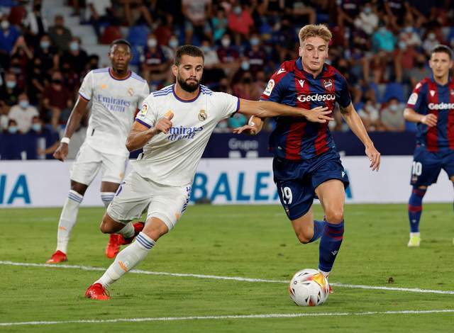 西甲-瓦伦西亚VS莱万特：瓦伦西亚德比激情回归，保级大战