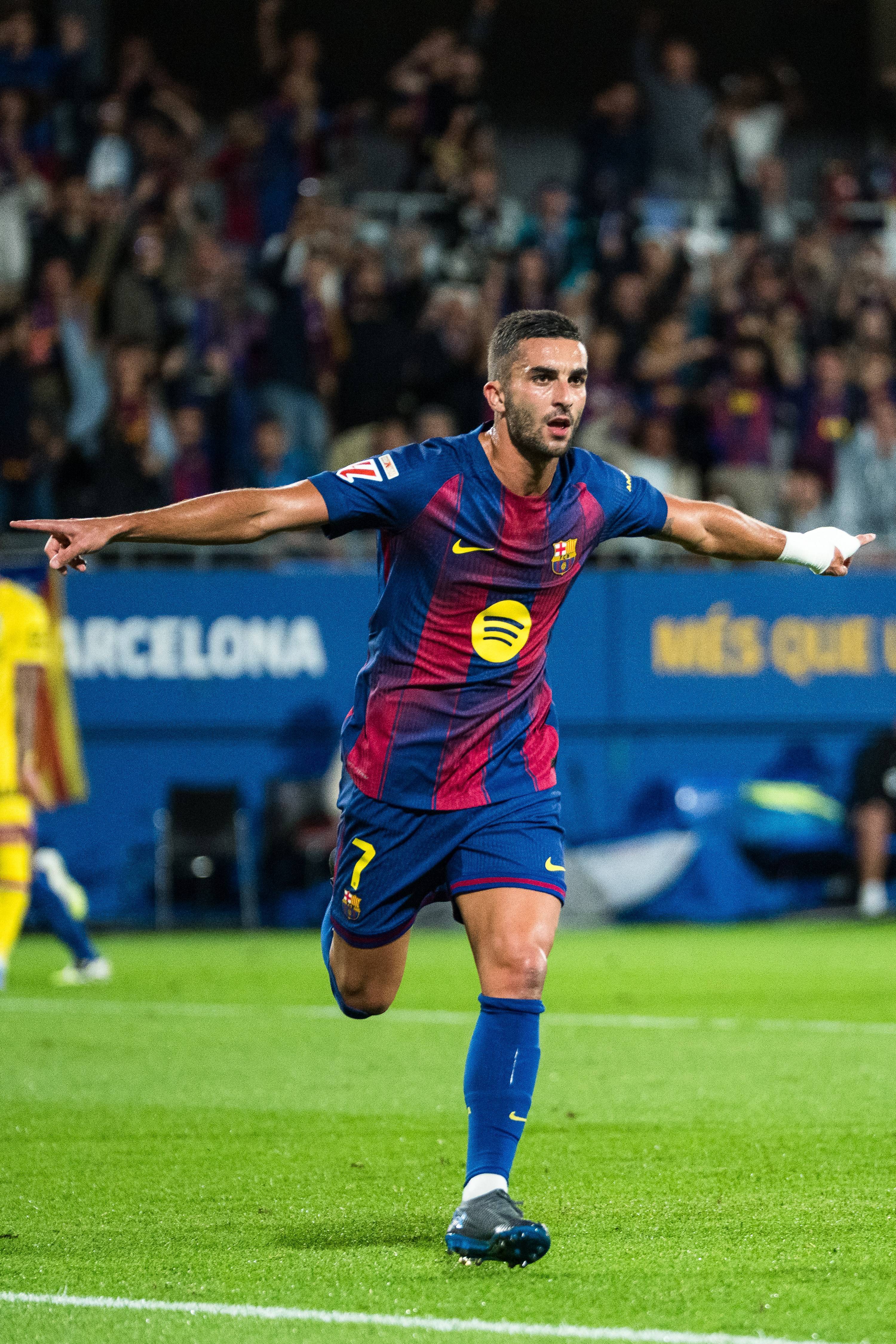 （体育）足球——西甲：巴塞罗那胜赫塔菲