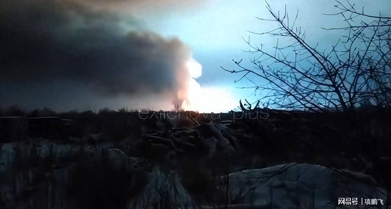 乌克兰称再摧毁俄罗斯大型军火库！克拉斯诺达尔海港遇袭爆炸